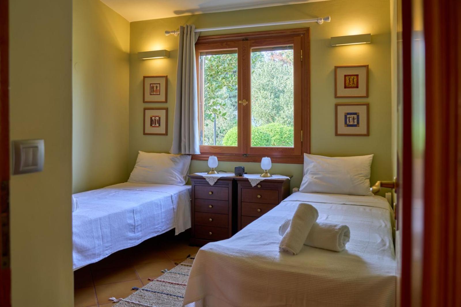 Summerday Villa Private Beach Неа-Ираклия Экстерьер фото