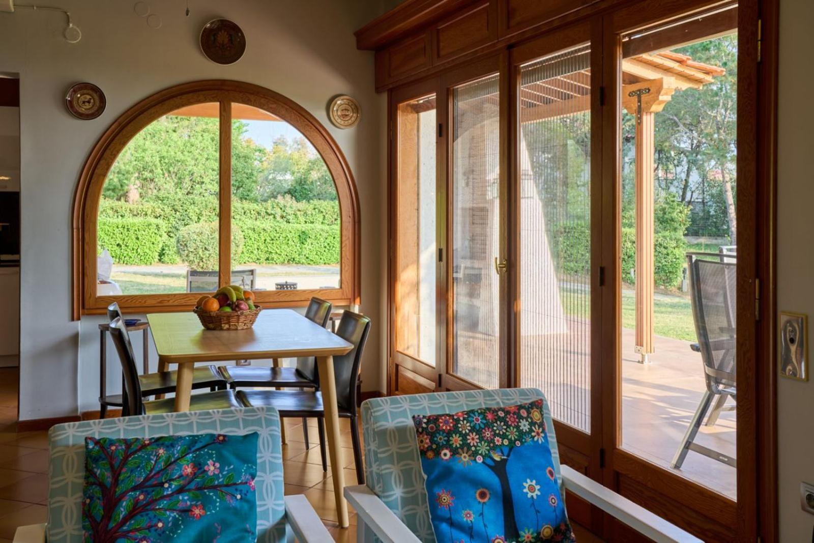 Summerday Villa Private Beach Неа-Ираклия Экстерьер фото