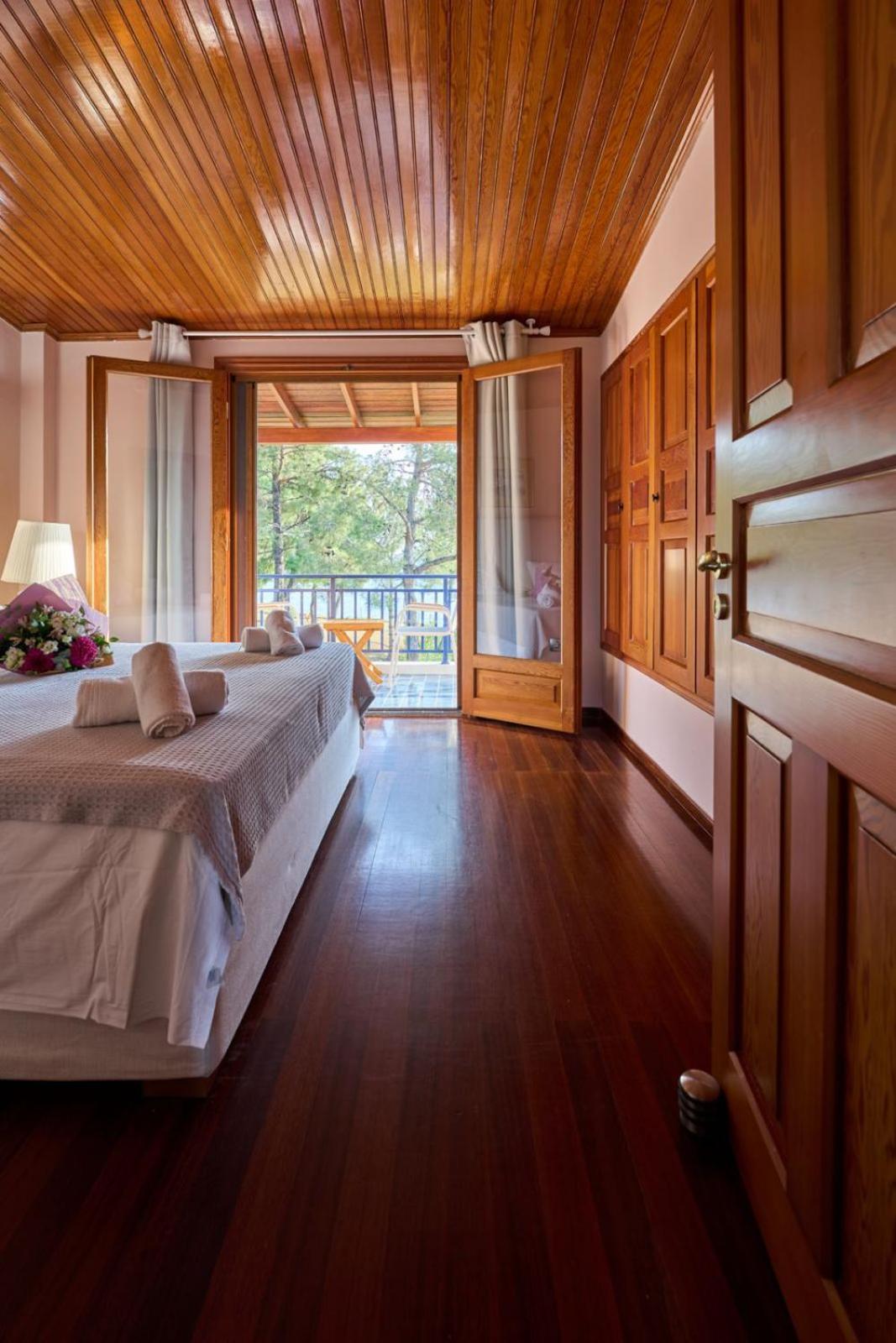Summerday Villa Private Beach Неа-Ираклия Экстерьер фото