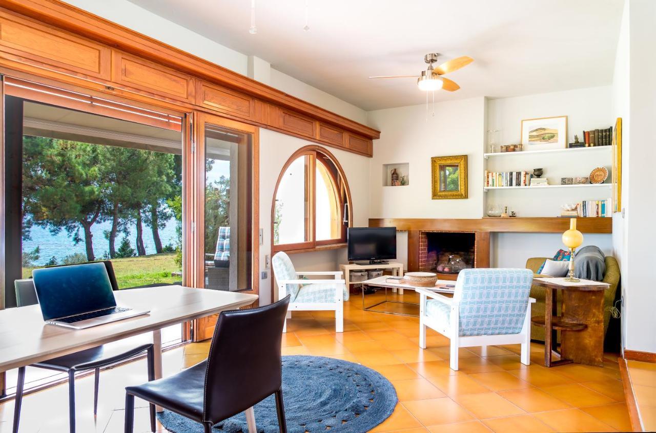 Summerday Villa Private Beach Неа-Ираклия Экстерьер фото